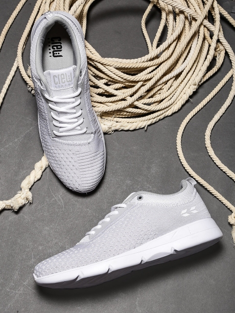 

Crew STREET Men Grey Sneakers