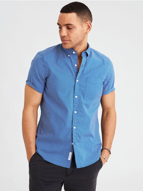 

AMERICAN EAGLE OUTFITTERS Men Blue & White Regular Fit Printed Casual Shirt