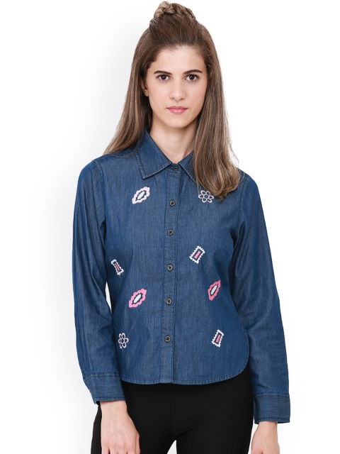 

Heather Hues Women Blue Comfort Regular Fit Self Design Casual Shirt