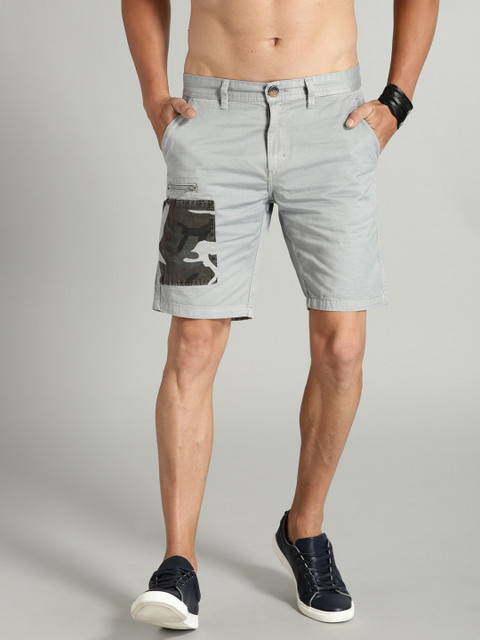 

Roadster Men Grey Solid Regular Fit Chino Shorts