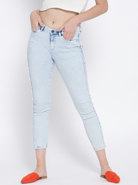 

Vero Moda Women Blue Slim Fit Mid-Rise Clean Look Stretchable Cropped Jeans