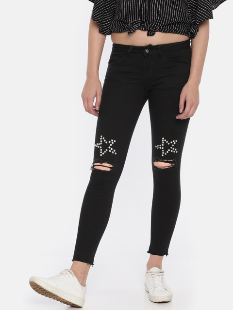 

Deal Jeans Women Black Skinny Fit Mid-Rise Slash Knee Cropped Stretchable Jeans