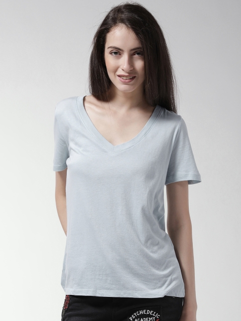 

FOREVER 21 Women Light Blue Solid V-Neck T-shirt