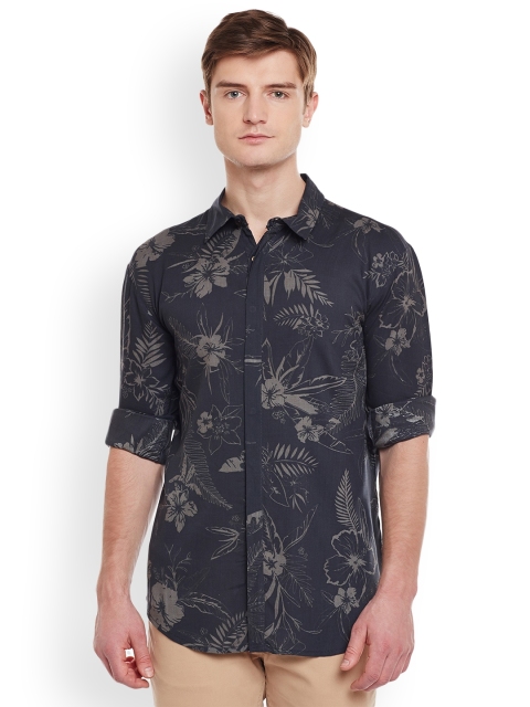 

Oxolloxo Men Charcoal Comfort Regular Fit Printed Casual Shirt