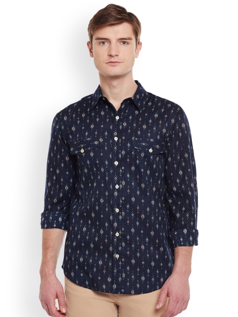 

Oxolloxo Men Navy Blue Comfort Regular Fit Printed Casual Shirt