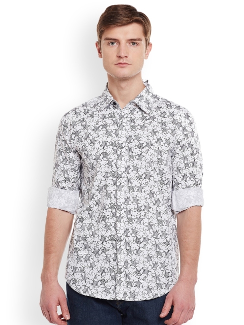 

Oxolloxo Men White Comfort Regular Fit Printed Casual Shirt