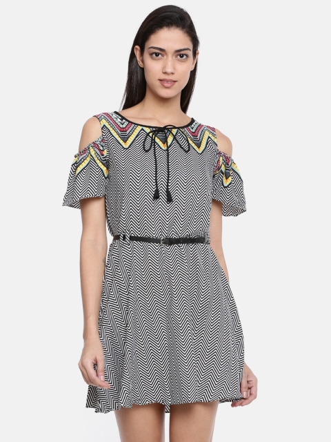 

Bronz Women Black & White Printed Fit & Flare Dress