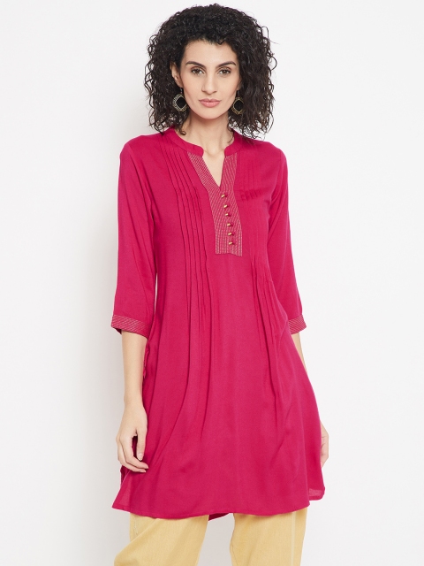 

Karigari Women Magenta Solid Straight Kurta