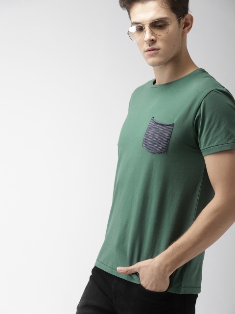 

Mast & Harbour Men Green Solid Round Neck T-shirt