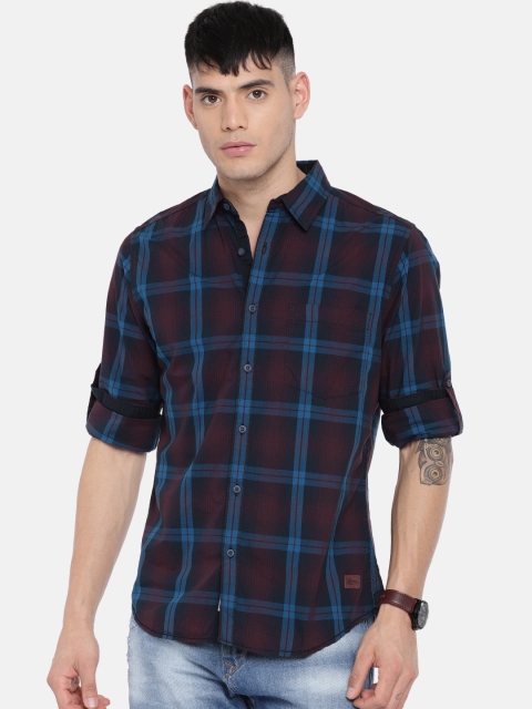 

Roadster Men Blue & Maroon Regular Fit Checked Casual Shirt