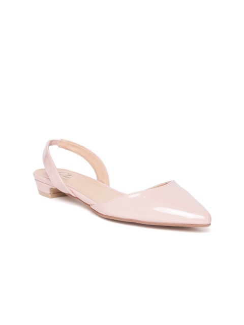 

Carlton London Women Peach-Coloured Solid Flats