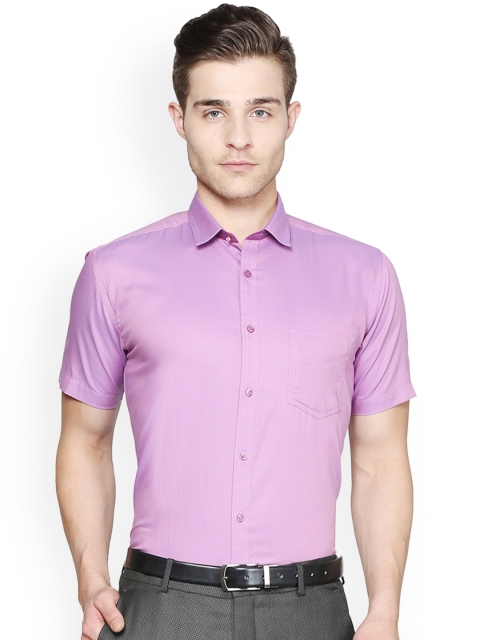 

V Dot Men Purple Slim Fit Solid Casual Shirt