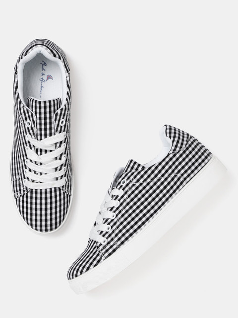 

Mast & Harbour Women Black Checked Sneakers