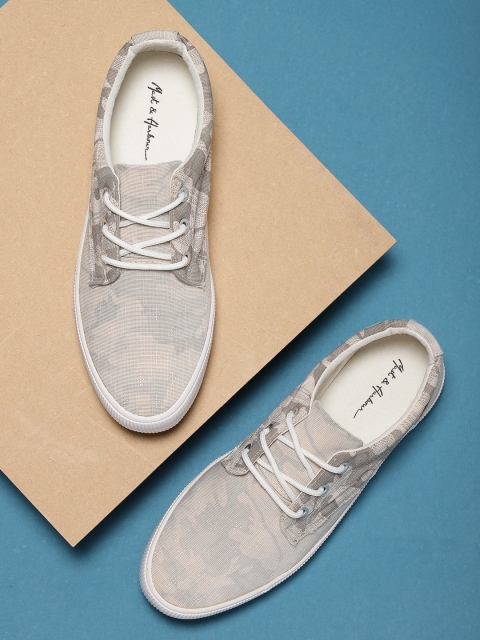 

Mast & Harbour Men Beige Sneakers