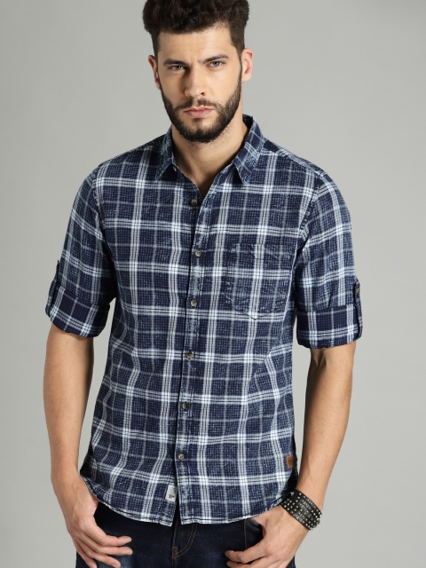 

Roadster Men Blue Regular Fit Checked Casual Shirt with Washed Effect