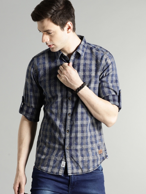 

Roadster Men Blue Regular Fit Checked Indigo Casual Shirt