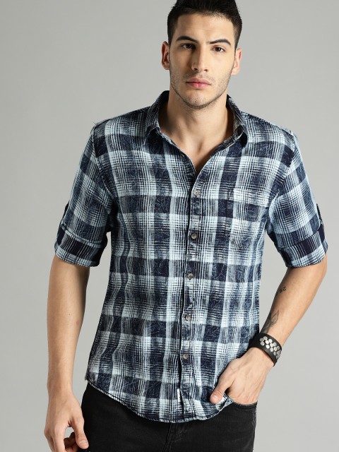 

Roadster Men Blue Regular Fit Checked Casual Shirt