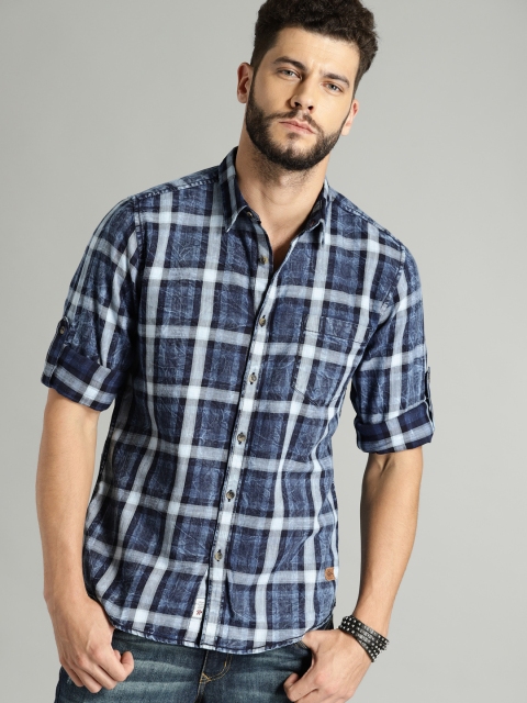 

Roadster Men Blue Regular Fit Checked Casual Shirt