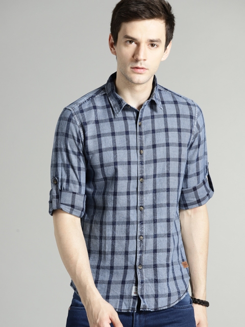 

Roadster Men Blue Regular Fit Checked Casual Shirt