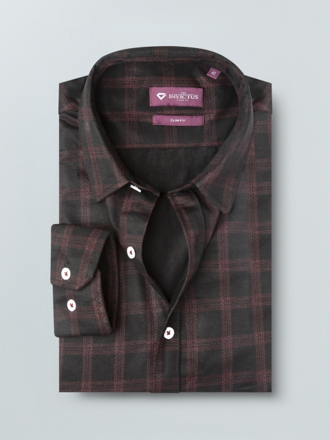 

INVICTUS Men Burgundy & Black Knitted Slim Fit Checked Smart Casual Shirt