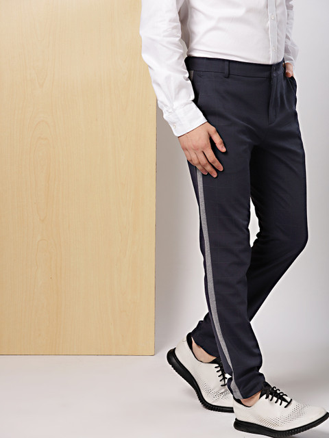 

INVICTUS Men Navy Blue Slim Fit Checked Panelled Joggers
