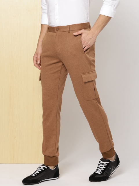 

INVICTUS Men Brown Knitted Slim Fit Solid Cargo Joggers