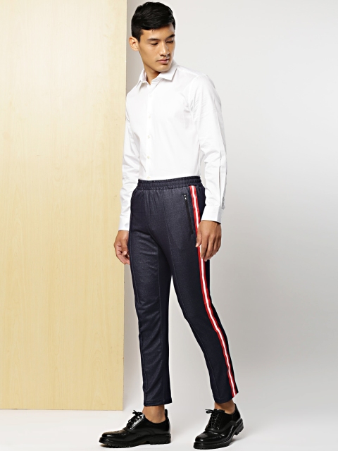 

INVICTUS Men Navy Blue Slim Fit Solid Regular Trousers