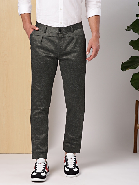 

INVICTUS Men Black Knitted Slim Fit Solid Regular Trousers