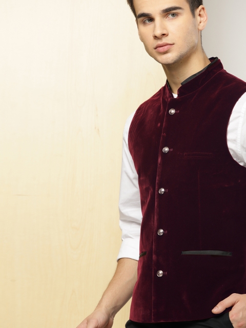 

INVICTUS Men Maroon Solid Slim Fit Velvet Nehru Jacket