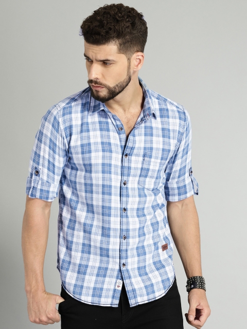 

Roadster Men Blue & White Regular Fit Checked Casual Shirt