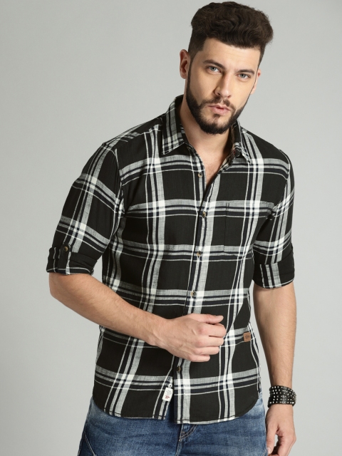 

Roadster Men Black & White Slim Fit Checked Casual Shirt