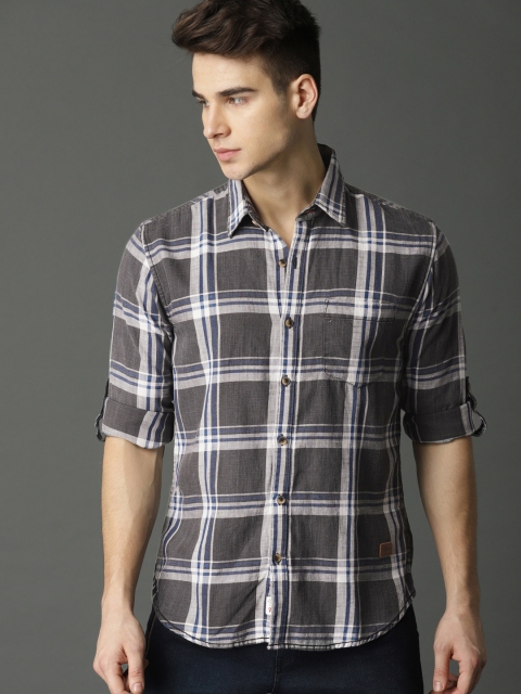 

Roadster Men Grey & Blue Regular Fit Checked Casual Shirt