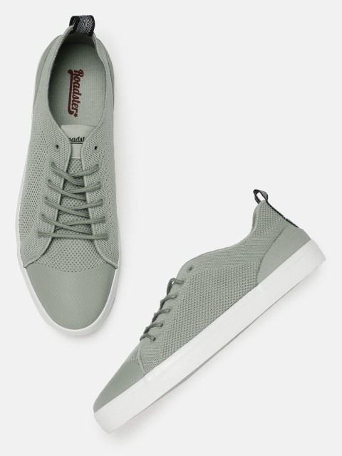 

Roadster Men Grey Sneakers
