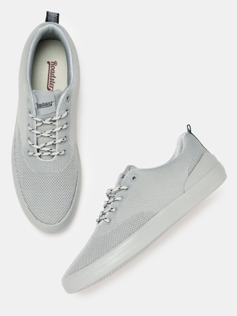 

Roadster Men Grey Sneakers