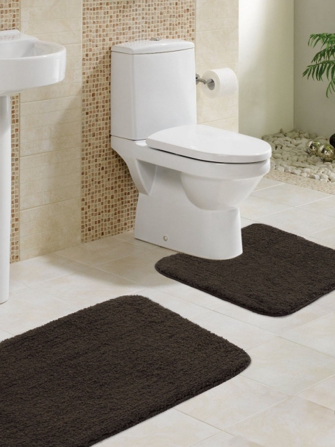 

Lushomes Brown Solid Microfibre Bath Rug & Contour