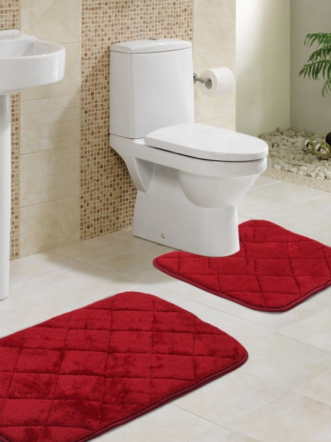 

Lushomes Set of 2 Bath Rugs, Red