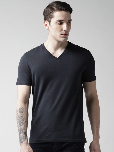 

Celio Men Navy Blue Solid Slim Fit V-Neck T-shirt