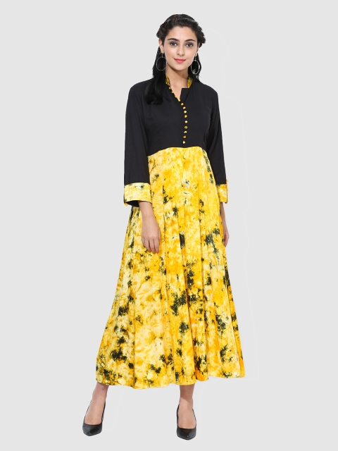 

Get Glamr Women Yellow & Black Printed Fit and Flare Dress
