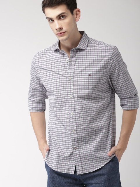

Tommy Hilfiger Men White & Purple Regular Fit Checked Casual Shirt