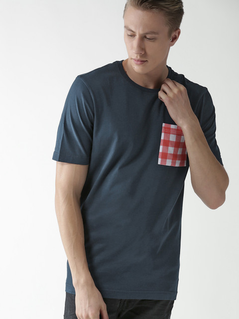 

Tommy Hilfiger Men Navy Solid Round Neck T-shirt, Navy blue