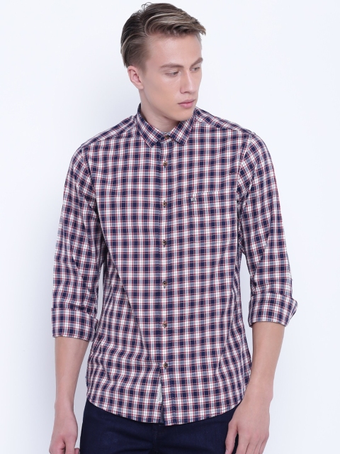 

Blackberrys Men Navy Blue & Off-White Slim Fit Checked Casual Shirt