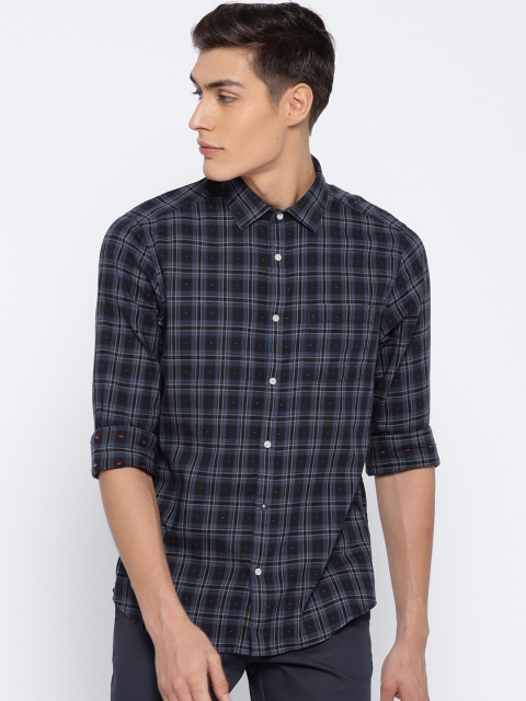 

Blackberrys Men Navy & Black Slim Fit Checked Casual Shirt, Navy blue