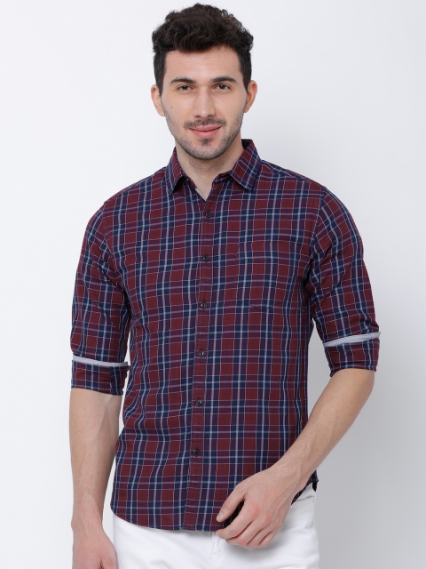 

LOCOMOTIVE Men Navy Blue & Maroon Slim Fit Checked Casual Shirt