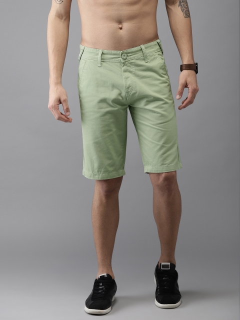 

HERE&NOW Men Green Solid Regular Fit Chino Shorts
