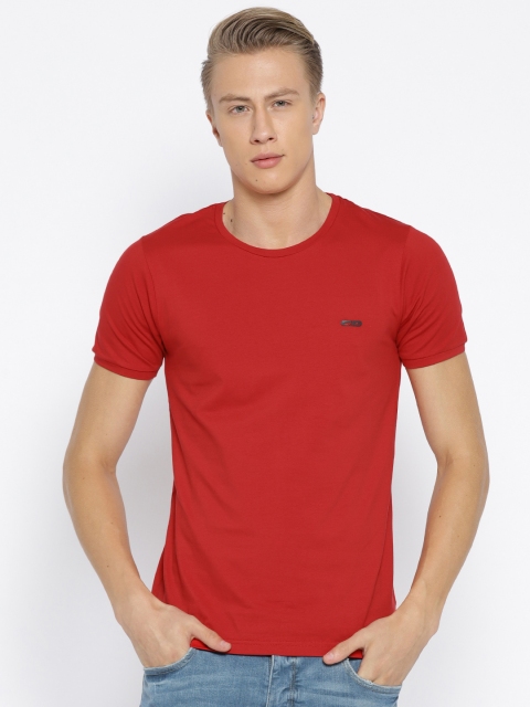 

Cloak & Decker by Monte Carlo Men Red Solid Round Neck T-shirt