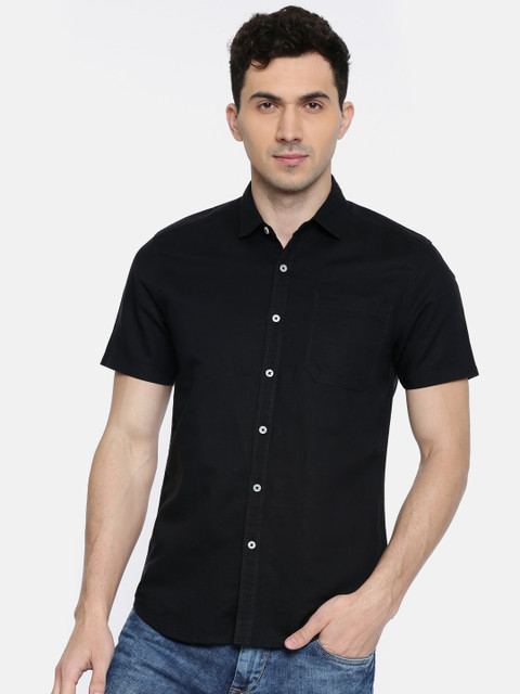 

Lee Men Black Slim Fit Solid Casual Shirt