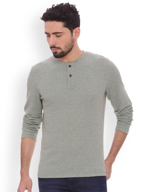 

Basics Men Green Solid Henley Neck T-shirt