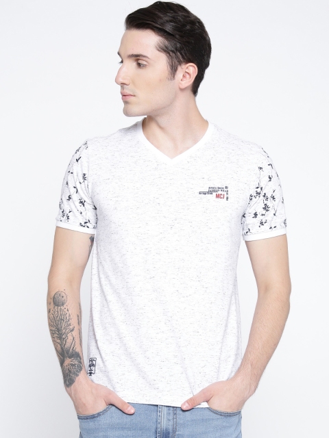 

Monte Carlo Men White Solid V-Neck T-shirt