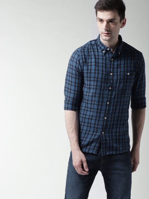 

Aeropostale Men Blue & Black Regular Fit Checked Casual Shirt