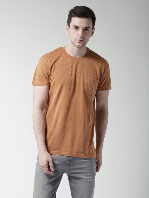 

Aeropostale Men Mustard Brown Solid Round Neck T-shirt